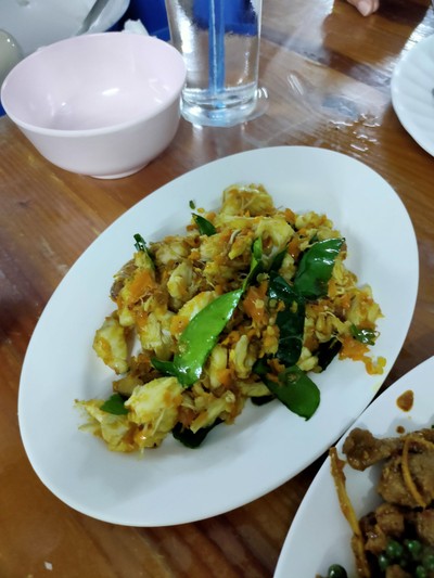 เนื้อปูผัดพริกเหลือง