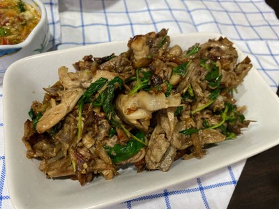 วิธีทำ กระเพาโครงเป็ดMK