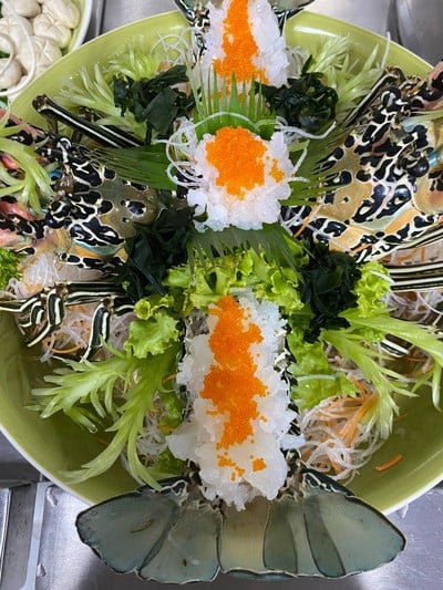 กุ้งมังกรมังกรซาซิมิ