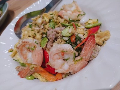 ผัดสามเหม็น