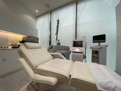 Renewme Skin Clinic Bangkok กรุงเทพ