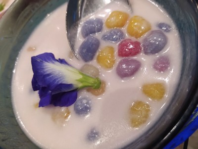 บัวลอยอัญชัน