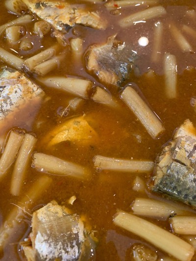 แกงเหลืองไหลบัวปลาทูสด