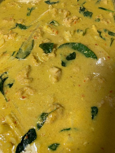 เขียวหวานไก่ยอดมะพร้าว  (น้ำพริกผักสดฟรี)