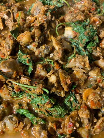 แกงหอยแครงใบยี่หร่า (น้ำพริกผักสดฟรี)