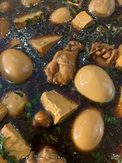 ไข่พะโล้น่องไก่