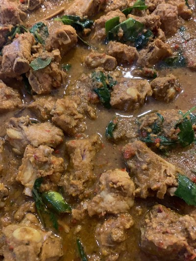 แกงคั่วกระดูกหมู+น้ำพริก+ผักสด