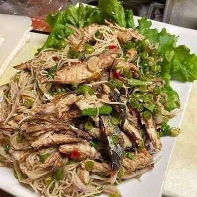 ยำขนมจีนปลาทูล้วน