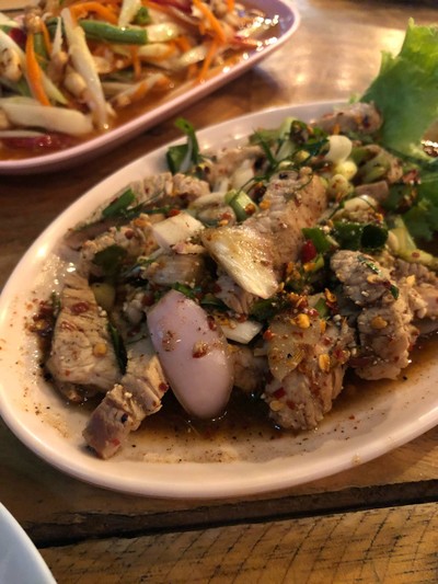 น้ำตกหมู