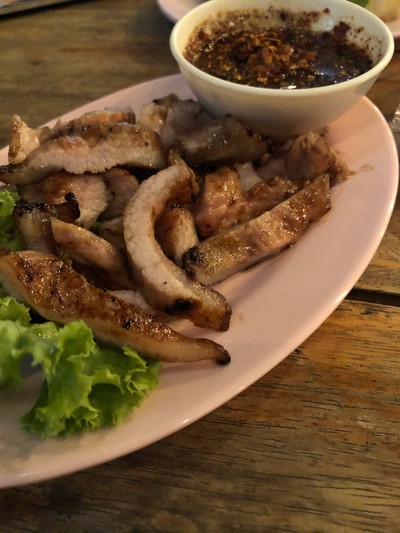 คอหมูย่าง