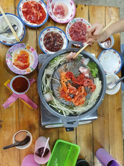อาหาร หรือ เครื่องดื่ม