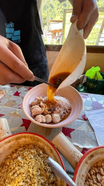 เส้นหมี่ต้มยำ