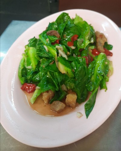ผัดแขนงหมูกรอบ