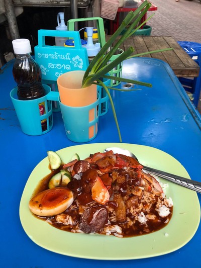 ข้าวหมูแดงหมูกรอบ (ธรรมดา)