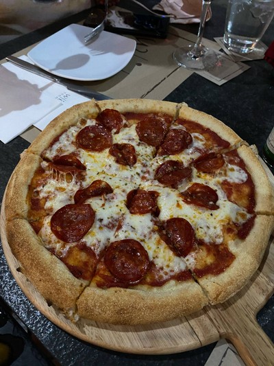 Pepperoni Pizza (พิซซ่าเปปเปอโรนี)