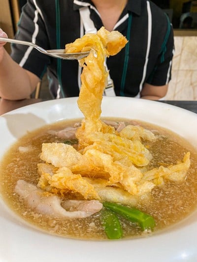 เส้นใหญ่ราดหน้า (พิเศษ)