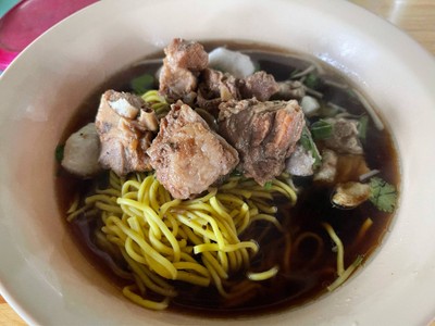 หมี่เหลืองรวม หมู เนื้อ