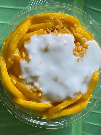 เหลืองมณี