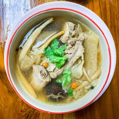 ซุปเยื่อไผ่ตุ๋นยาจีน