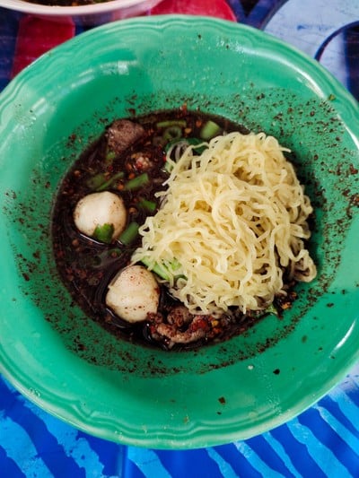 บะหมี่หมูน้ำตก