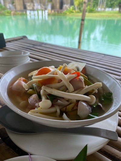 ต้มยำทะเลน้ำใส