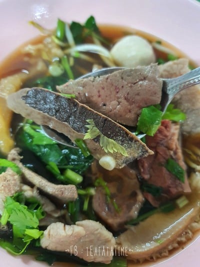 เกาเหลาเนื้อรวมพิเศษ