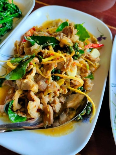 หมูป่าผัดฉ่า