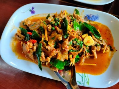 ผัดเผ็ดหมูป่า