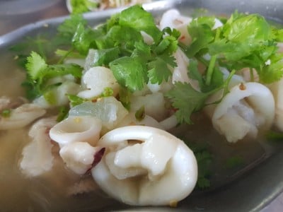 ปลาหมึกไข่นึ่งมะนาว