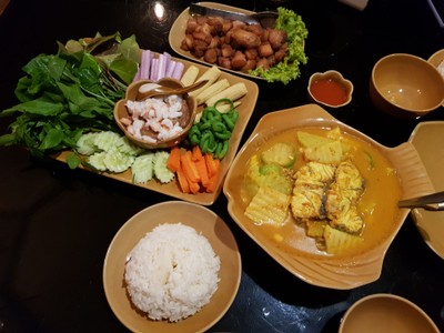 อาหาร หรือ เครื่องดื่ม