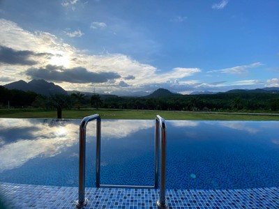 สระว่ายน้ำ/ชายหาด