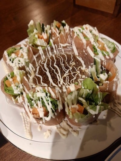 Salmon Nama Harumaki