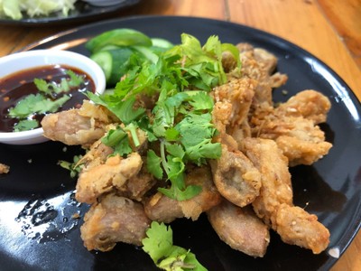 ใส้อ่อนทอดกระเทียม