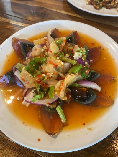 ยำไข่เยี่ยวม้า