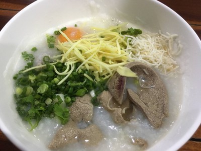 โจ๊กหมู ตับ ไข่