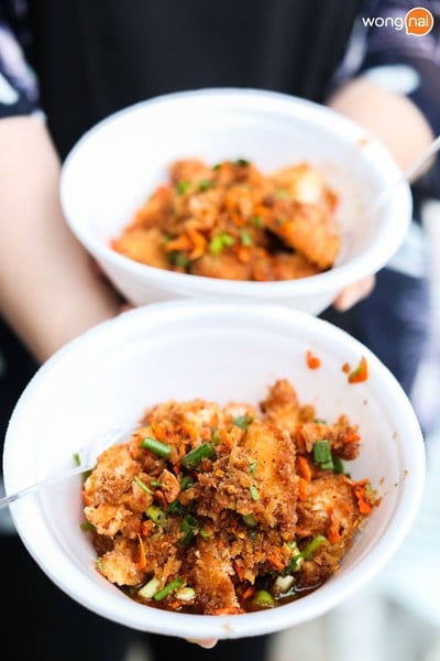 ไก่ทอด หน้า ญ.ว.