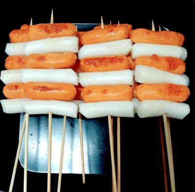 วิธีทำ โซต๊อก โซต๊อก So Tteok So Tteok ( Korean Sausage And Rice Cake )