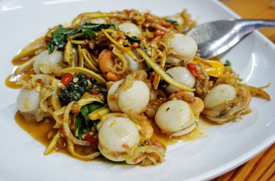 หอยเชลล์ผัดฉ่า