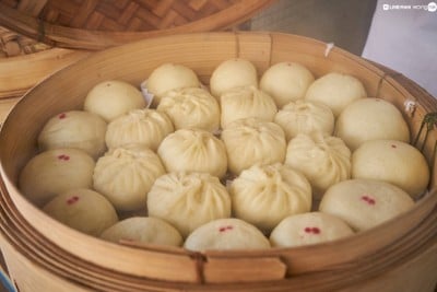 กู่หลงเปา ( ซาลาเปาโบราณ ) Gulongbao เจริญกรุง (Charoen Krung)