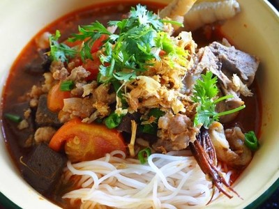 ขนมจีนน้ำเงี้ยว