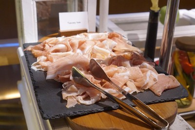 COLD CUT