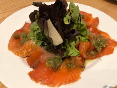 สลัดปลาแซลมอน