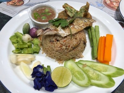 ข้าวผัดน้ำพริกกะปิปลาทู