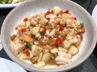 กุ้งผัดพริกขี้หนูกระเทียม