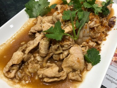 หมูนุ่มผัดซีอิ้วกระเทียม