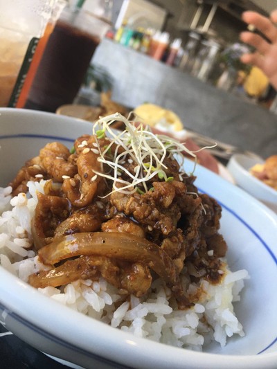 ข้าวหมูหม่าล่า