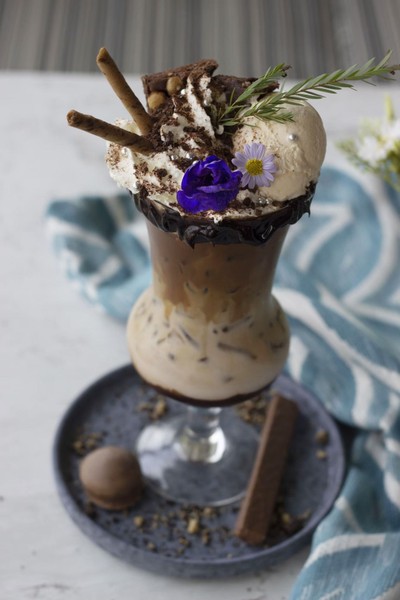 ไวท์มอคค่ากับไอศครีมวนิลลา