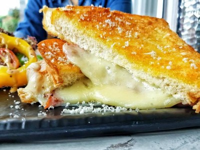 อาหาร หรือ เครื่องดื่ม