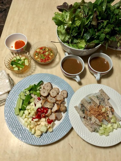 แหนมเนือง ชุด ใหญ่ โหระพาหมด