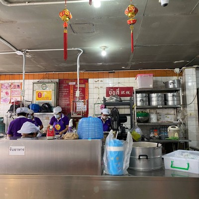 ยุ้ยกี่บะหมี่ราชวิถี (เส้นนุ่ม หอมไข่) โรงพยาบาลวชิระ